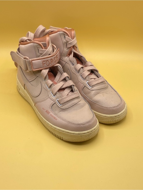 Nike Shoes - Nike Air Force 1 High Utility beige/pink